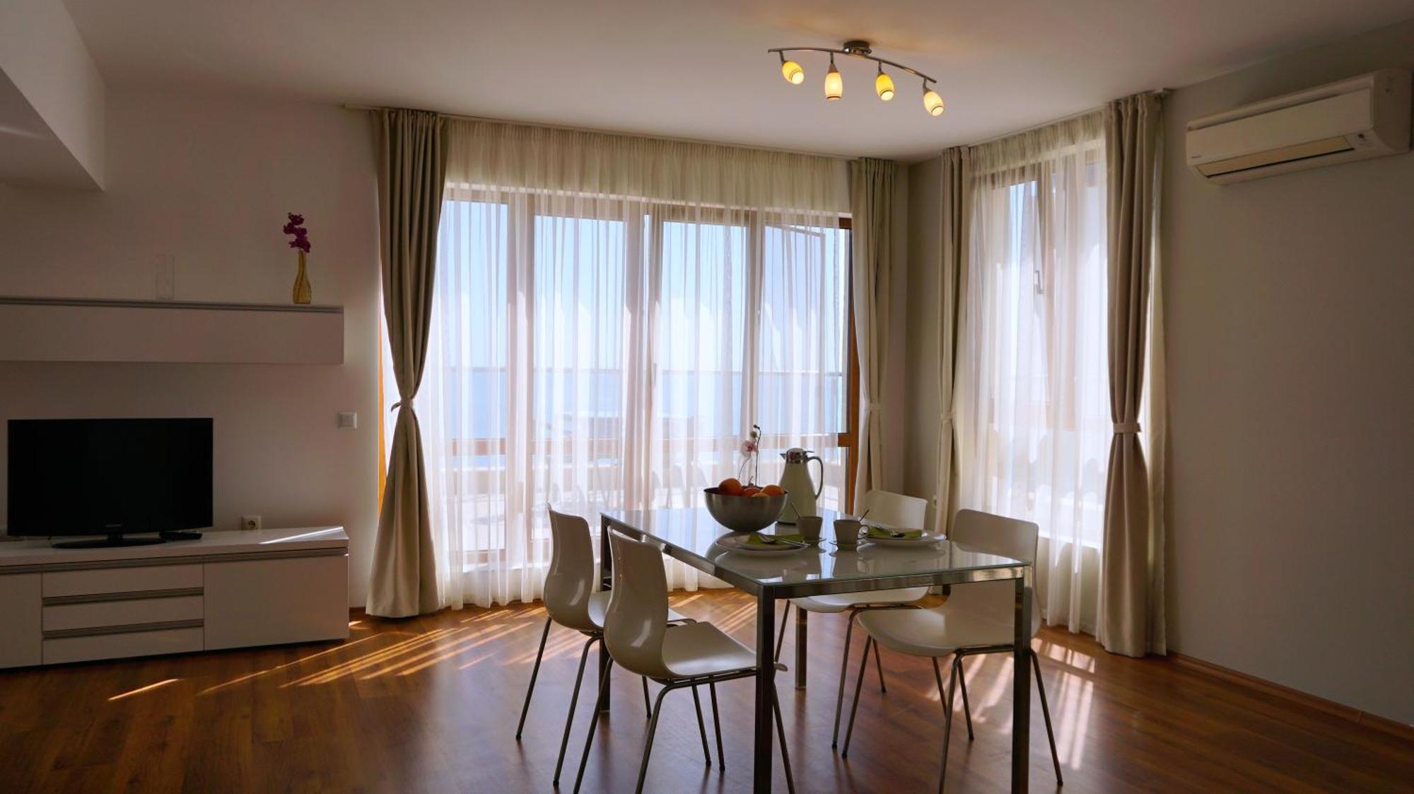 Апартаменти Бяла Клиф На Плажа - Apartments Byala Cliff First Line Bagian luar foto